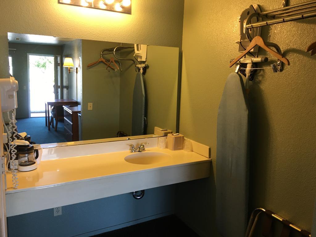 Applegate Inn Atwater Eksteriør billede